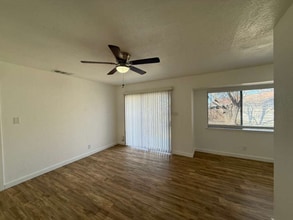 5419 Lk Grv Dr in San Antonio, TX - Building Photo - Building Photo