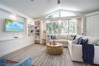 678 11th Ave S in Naples, FL - Building Photo - Building Photo