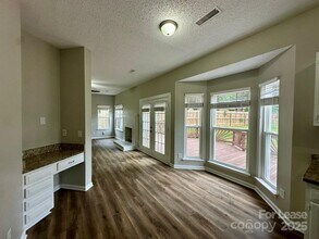 13809 Stephendale Dr in Charlotte, NC - Building Photo - Building Photo