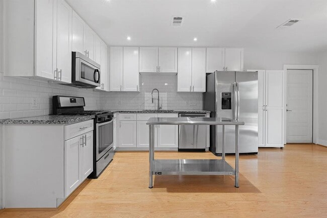property at 902 Cardiff Dr