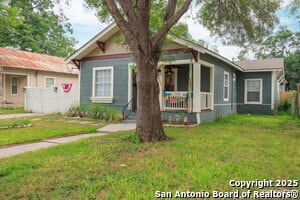 1621 W French Pl in San Antonio, TX - Building Photo - Building Photo