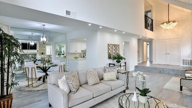 3435 Windspun Dr in Huntington Beach, CA - Building Photo - Building Photo