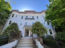 139 Oxford St, Unit 6 in Cambridge, MA - Building Photo