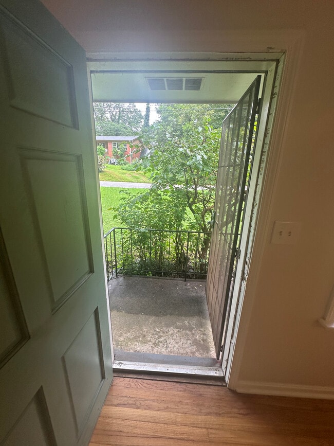 349 Laquita Dr SE in Atlanta, GA - Building Photo - Building Photo