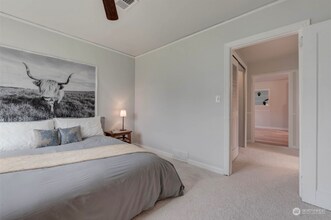 8147 9th Ave SW in Seattle, WA - Foto de edificio - Building Photo