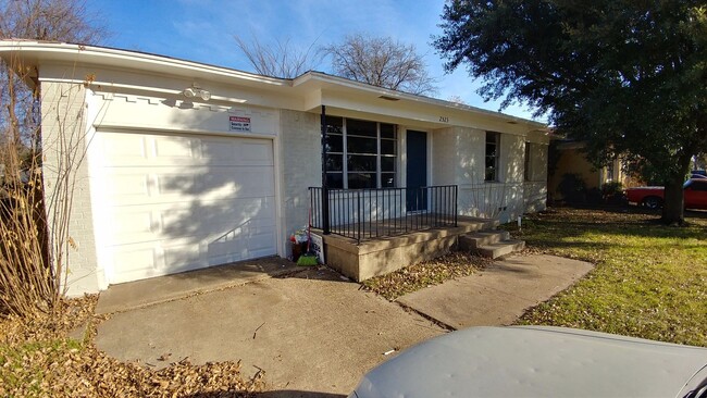 property at 2523 Gross Rd