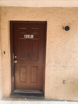 2484 Chestnut Woods Dr in Lakeland, FL - Building Photo