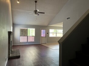 12132 Vista Nogal in San Antonio, TX - Building Photo - Building Photo