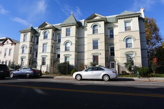 1032-1040 6th St NE in Washington, DC - Building Photo - Building Photo