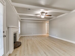 7625 NW 26th St in Bethany, OK - Foto de edificio - Building Photo