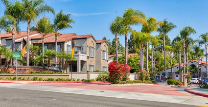 Montecito Village in Oceanside, CA - Foto de edificio - Building Photo