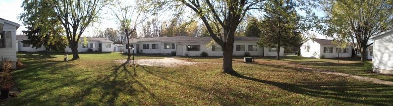 Lena Plaza in Lena, WI - Building Photo