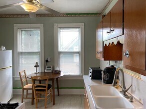 2454 N Pierce St in Milwaukee, WI - Foto de edificio - Building Photo