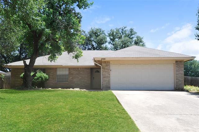 200 Laurel St in Mansfield, TX - Building Photo