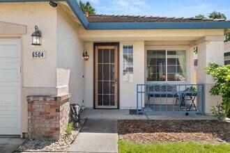6504 Trailride Way in Citrus Heights, CA - Building Photo - Building Photo