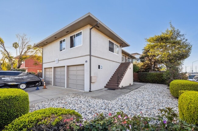 900 Toyon Dr, Unit #1