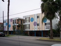 1529 Junipero Ave in Long Beach, CA - Foto de edificio - Building Photo