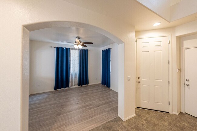 8333 Oasis Bloom St in North Las Vegas, NV - Building Photo - Building Photo