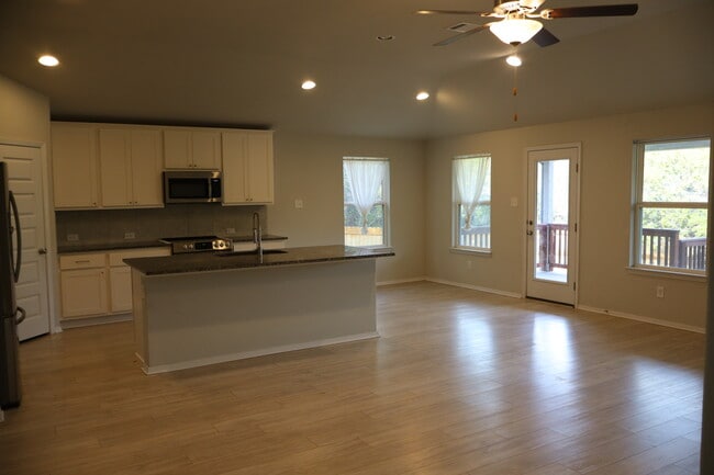 20810 Dodge Trl in Leander, TX - Building Photo - Building Photo