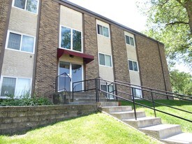 Valley Place Apartments in Crystal, MN - Building Photo