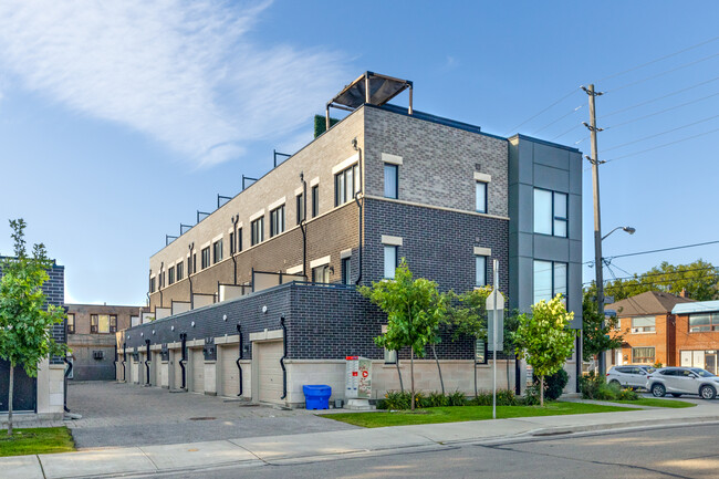 425 Royal York Rd in Toronto, ON - Building Photo - Building Photo