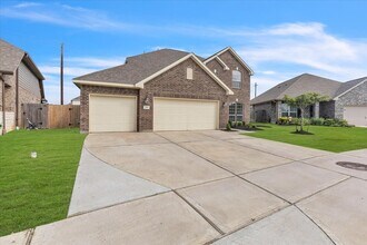 306 Merlot Dr in Alvin, TX - Building Photo - Building Photo