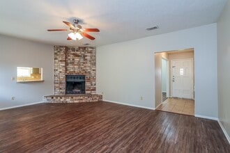 13319 Ascot Glen Ln in Houston, TX - Building Photo - Building Photo