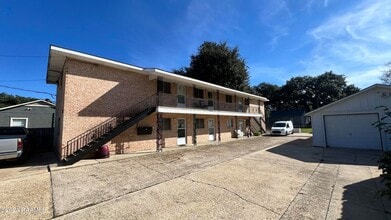715 Harding St, Unit 5 in Lafayette, LA - Building Photo - Building Photo