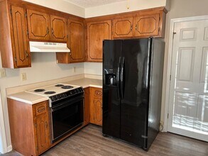 220 Kathleen Ct in Clarksville, TN - Building Photo - Building Photo