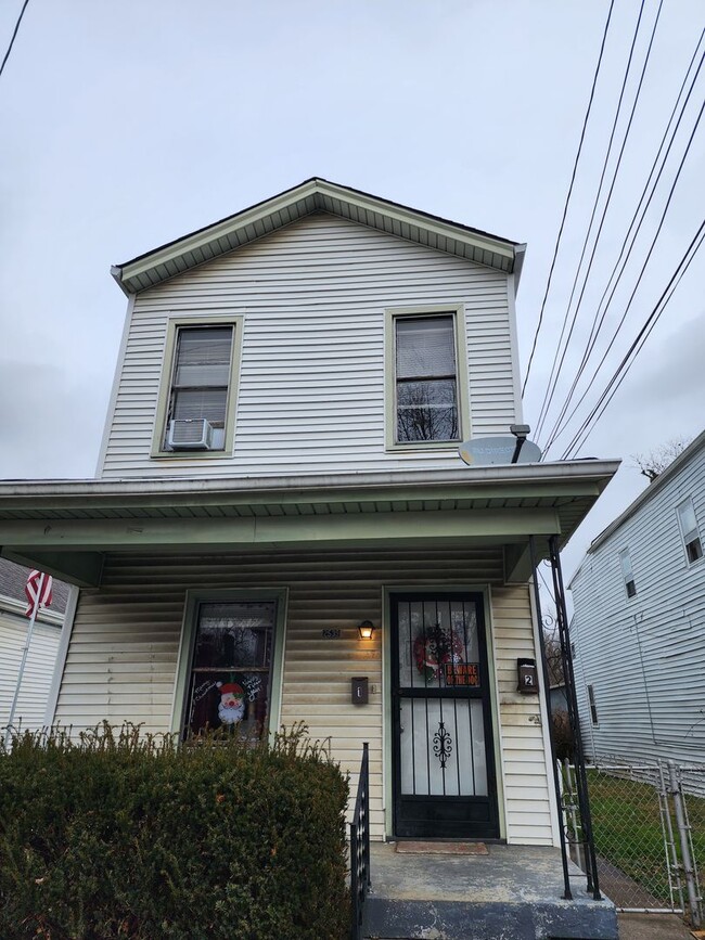 property at 2539 Bank St
