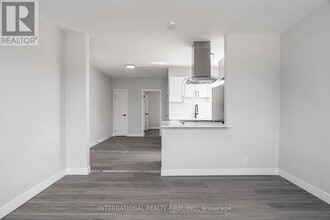 215 Hamilton Rd in London, ON - Building Photo - Building Photo