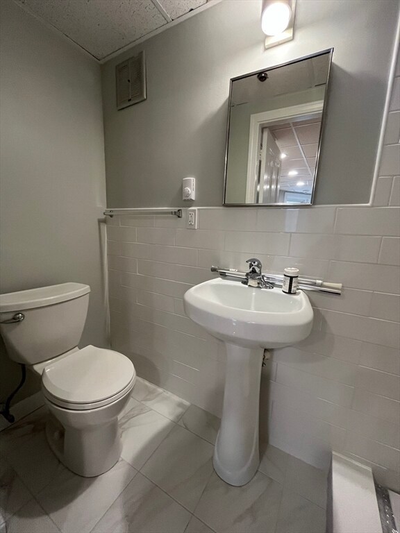 301 Newbury St, Unit 13 in Boston, MA - Building Photo - Building Photo