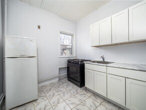83 Jordan Ave in Jersey City, NJ - Building Photo - Building Photo