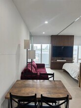 555 NE 15th St, Unit 512 in Miami, FL - Building Photo - Building Photo