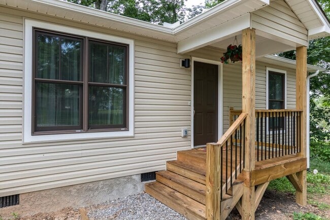 15 Sand Hill School Rd in Asheville, NC - Building Photo - Building Photo