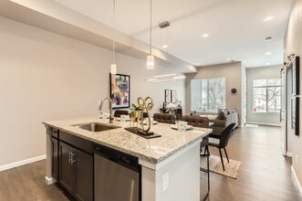 The Duplexes at Greyhound Park in Commerce City, CO - Foto de edificio - Building Photo