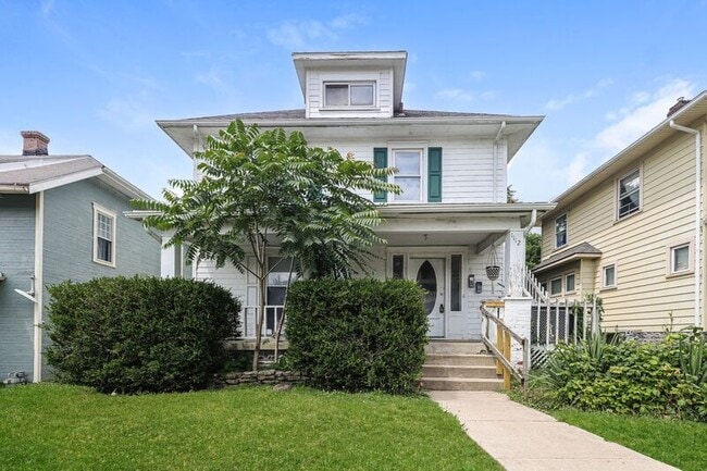 property at 1112-1112.5-11125 E Main St