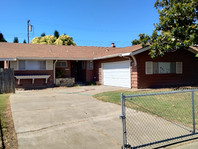 property at 628 W El Camino Ave