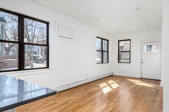 61-21 55th St in New York, NY - Building Photo - Building Photo