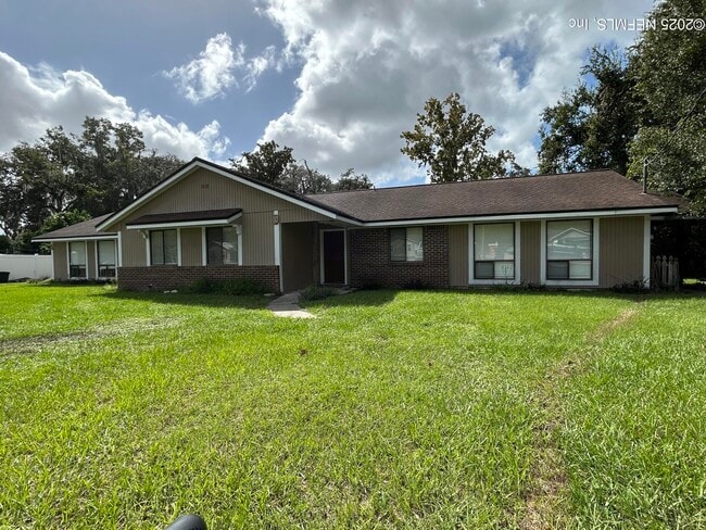 808 Meadowbrook Dr