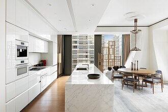53 W 53rd St in New York, NY - Building Photo - Building Photo