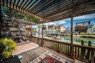 2500 Strongs Dr in Los Angeles, CA - Building Photo - Building Photo