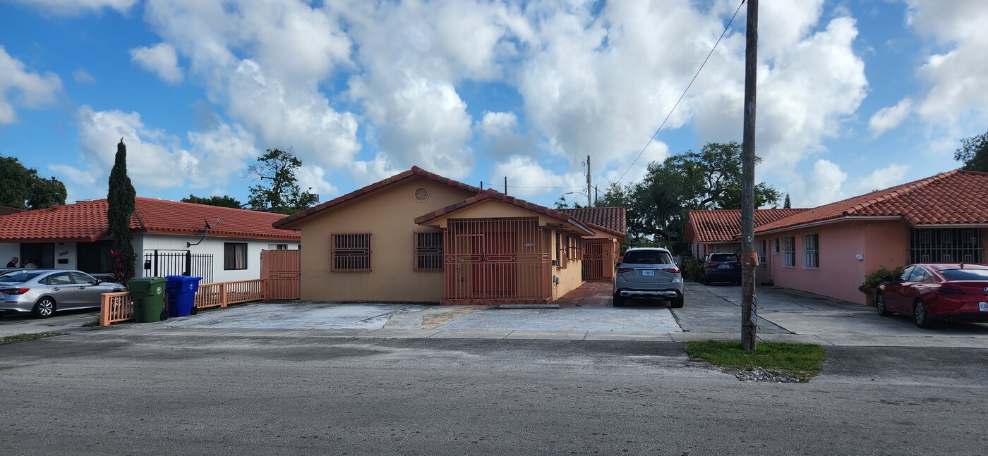 3160 SW 26th St in Miami, FL - Building Photo