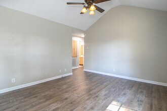 2009 Timberline Cir in Oak Grove, KY - Building Photo - Building Photo