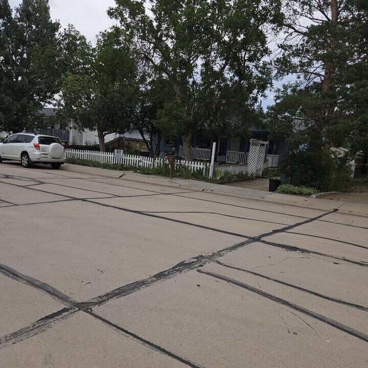 530 2nd St in Bennett, CO - Building Photo
