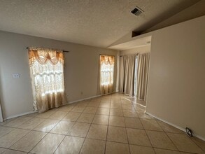 323 Cll Amarillo SW in Albuquerque, NM - Building Photo - Building Photo