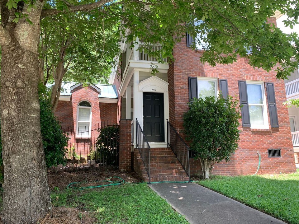 Spacious Townhome close to downtown Auburn in Auburn, AL - Building Photo