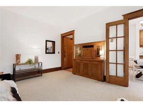 385 Laurel Ave in St. Paul, MN - Building Photo - Building Photo
