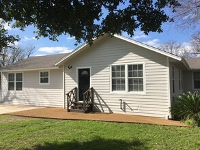 5131 Wildflower Dr in San Antonio, TX - Building Photo - Building Photo