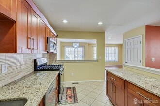 160 Vasser Dr in Piscataway, NJ - Building Photo - Building Photo